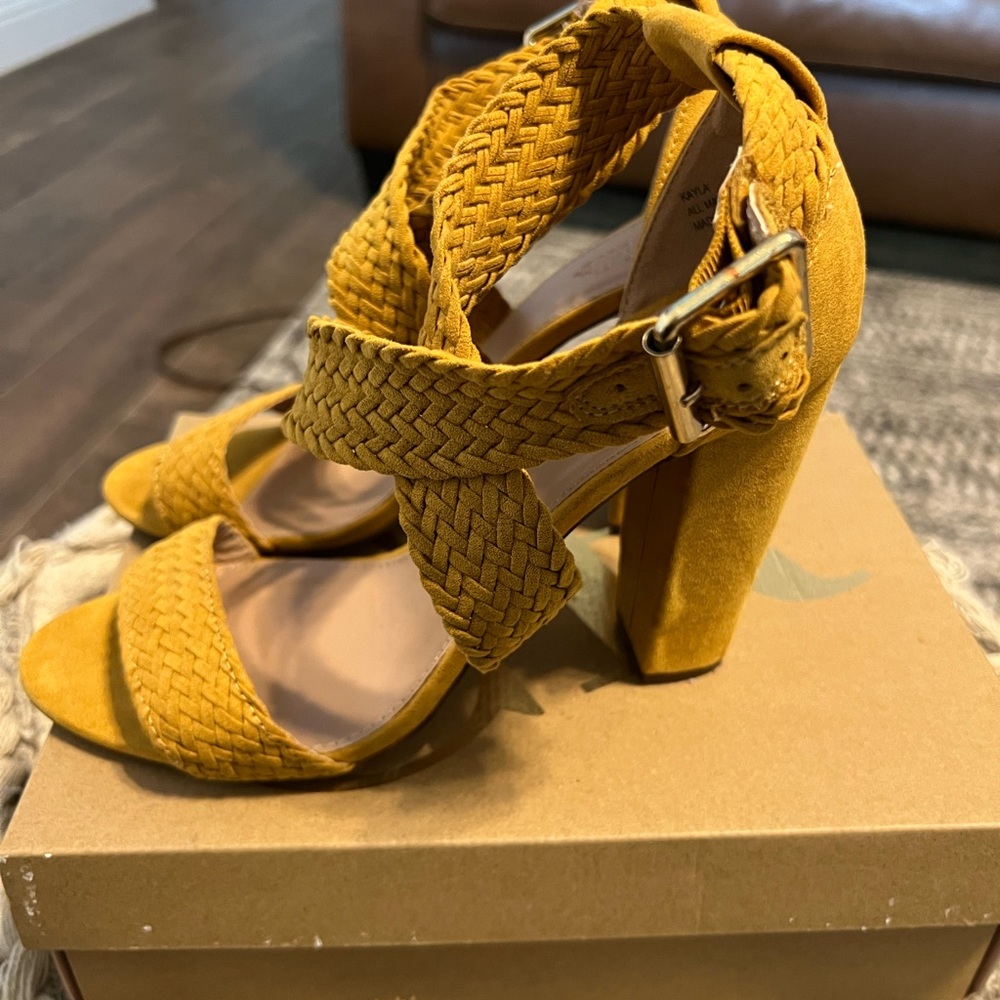 Mustard color heels